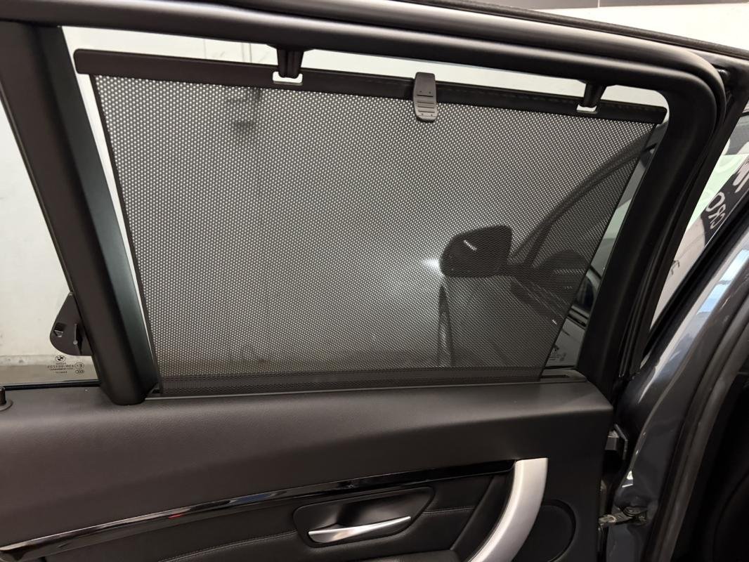 BMW 320d Touring - Photo 32
