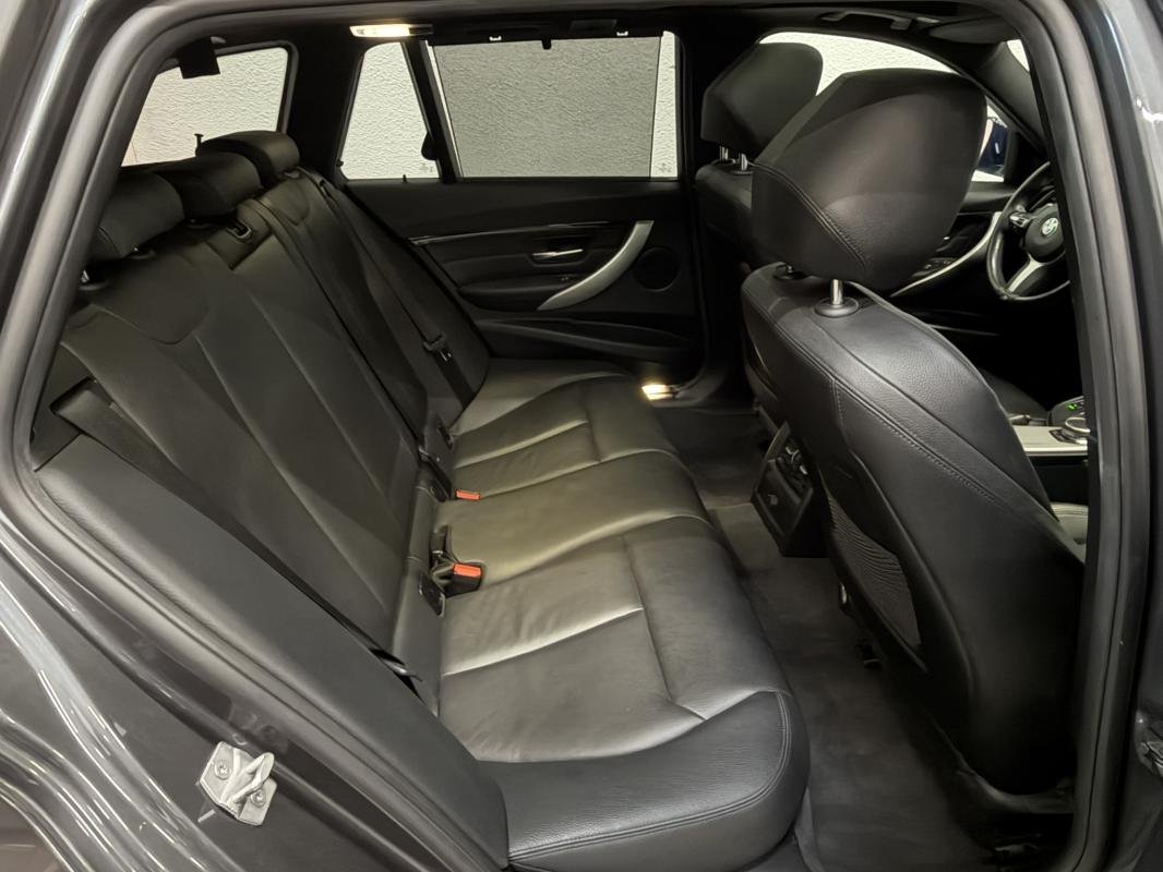 BMW 320d Touring - Photo 33