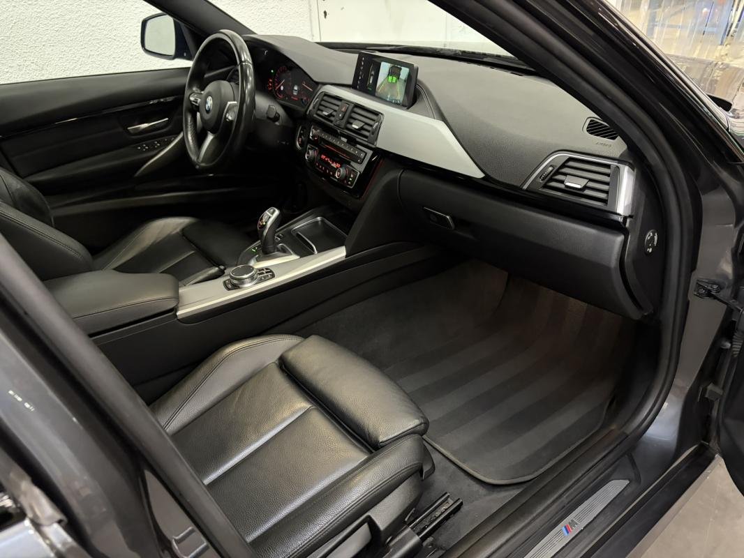 BMW 320d Touring - Photo 35