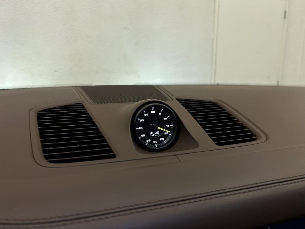 Porsche Cayenne - Photo 17