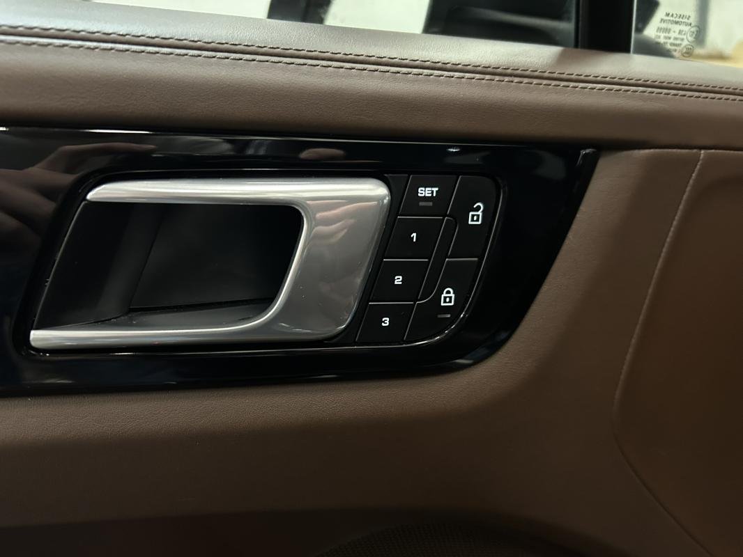 Porsche Cayenne - Photo 19