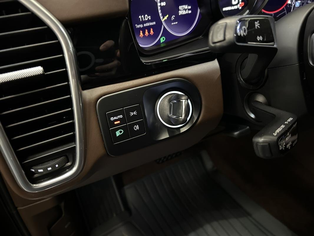 Porsche Cayenne - Photo 23
