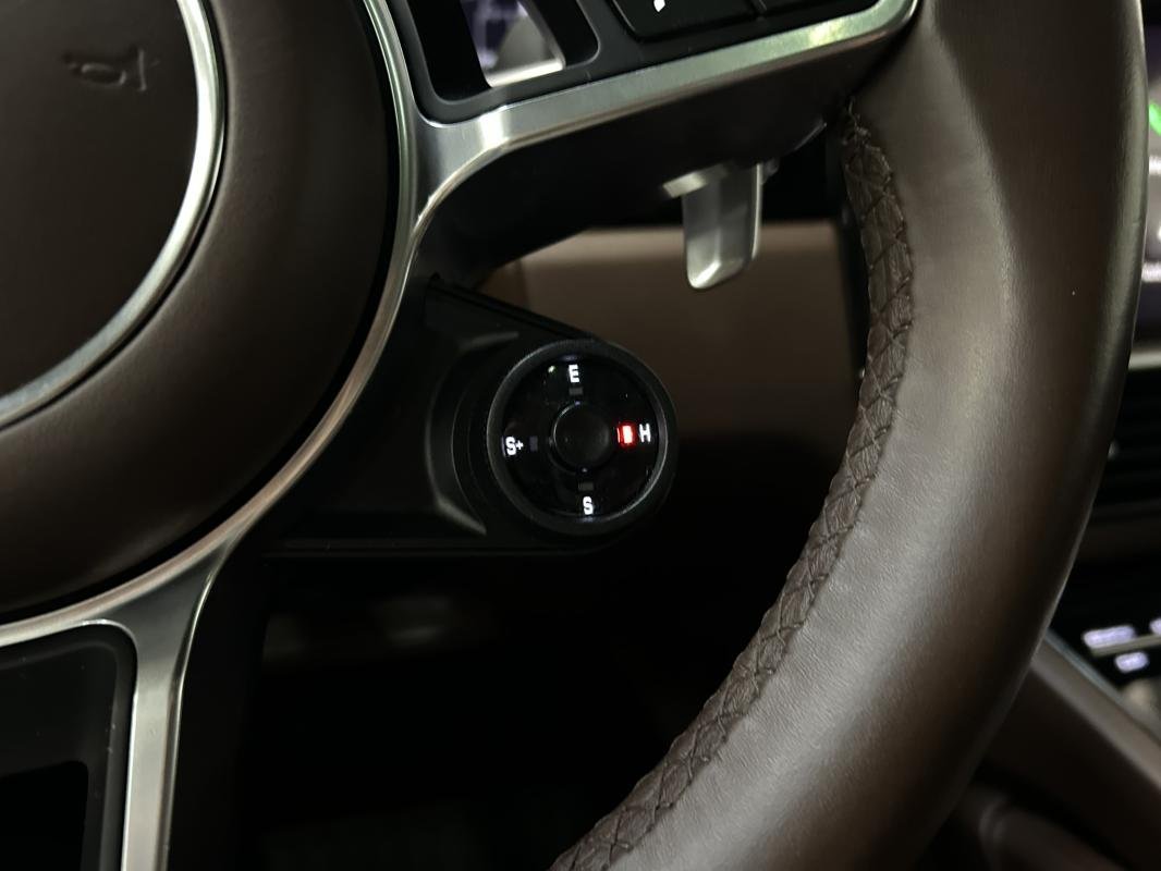 Porsche Cayenne - Photo 27