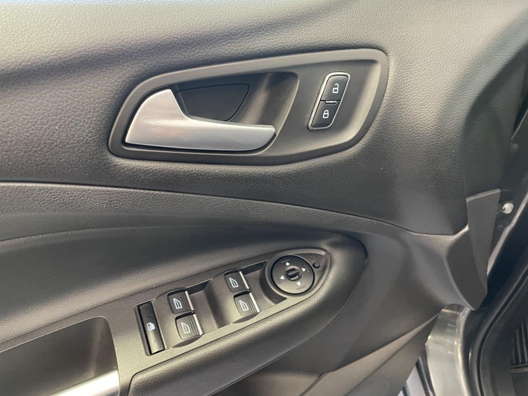 Ford Kuga - Photo 18