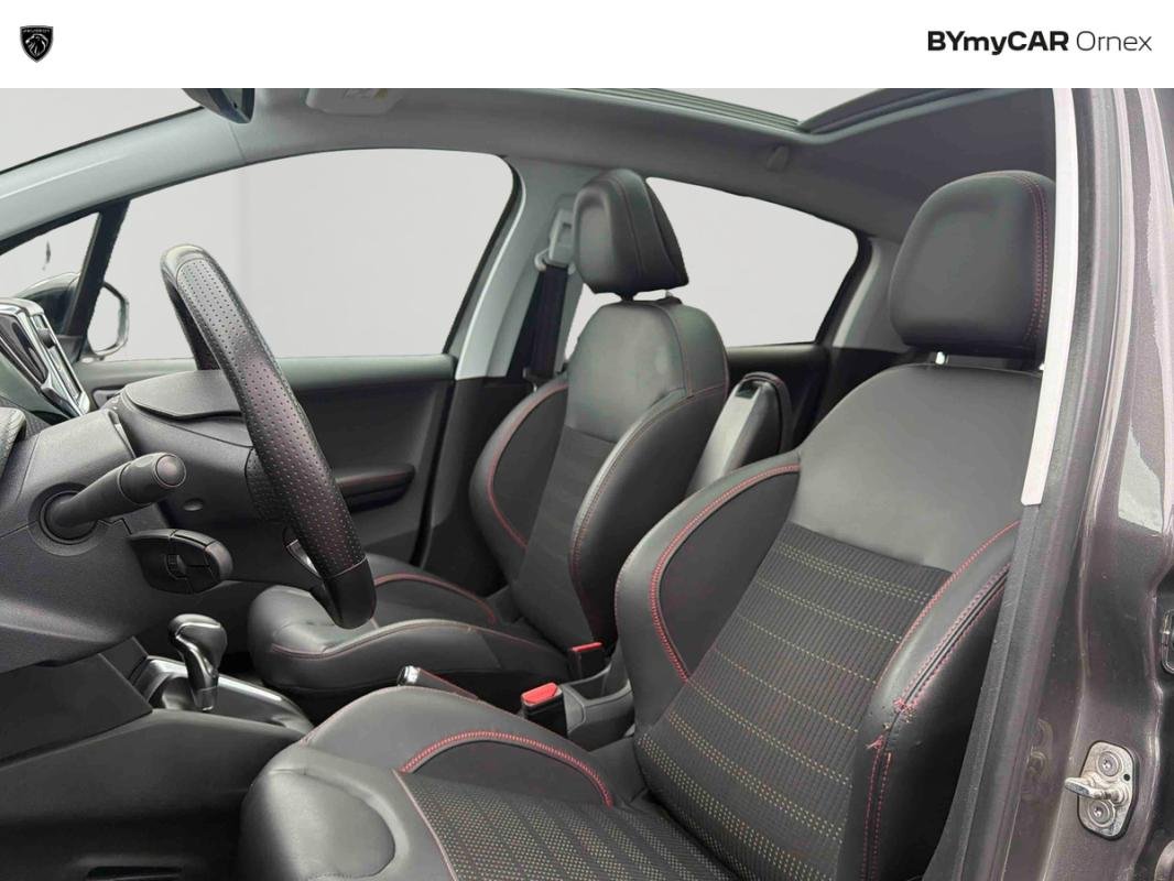 Peugeot 208 - Photo 11