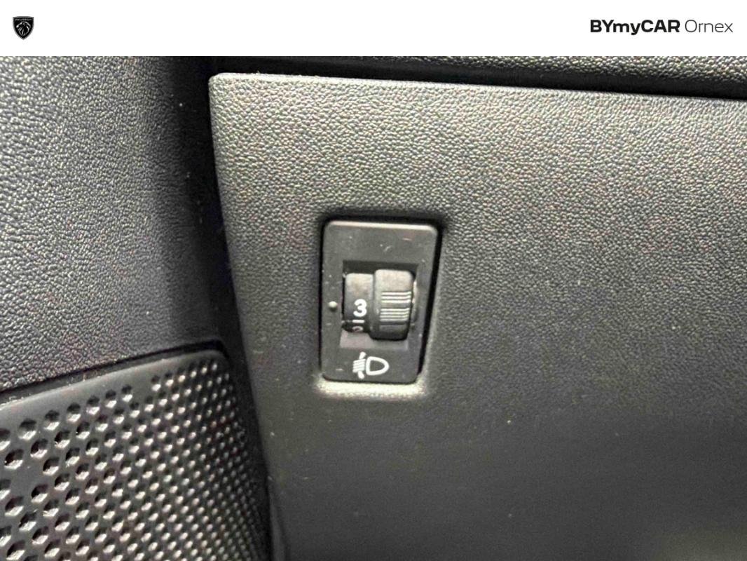 Peugeot 208 - Photo 27