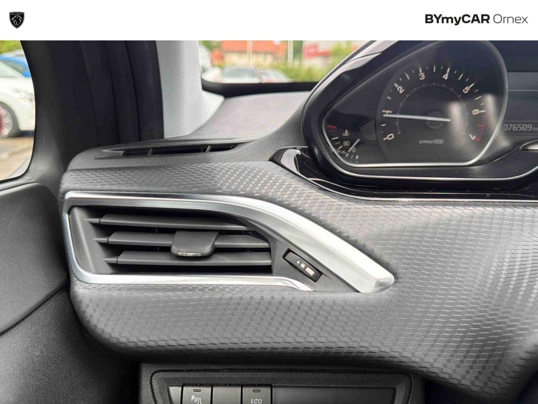 Peugeot 208 - Photo 28