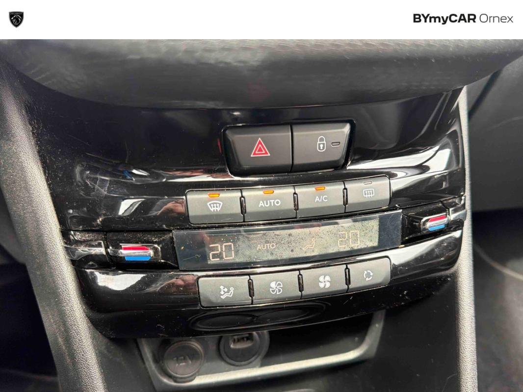 Peugeot 208 - Photo 30