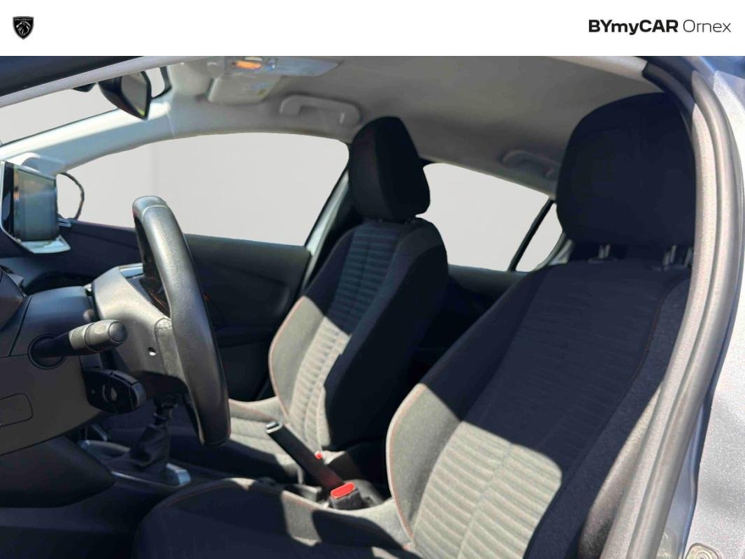 Peugeot 208 - Photo 11