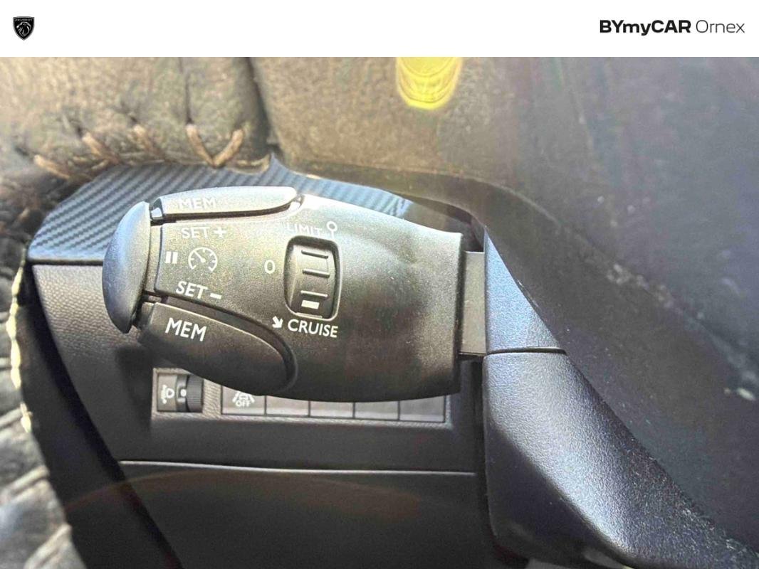 Peugeot 208 - Photo 25