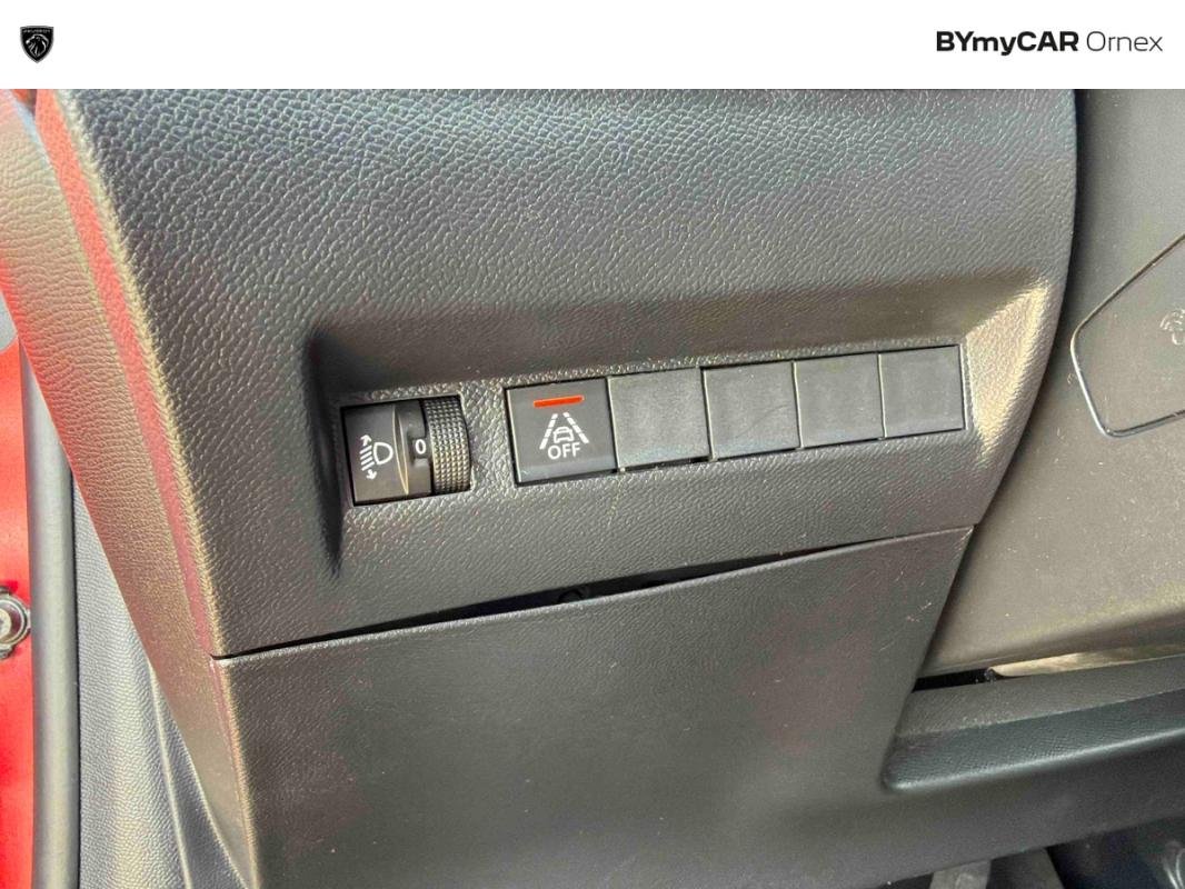 Peugeot 208 - Photo 28