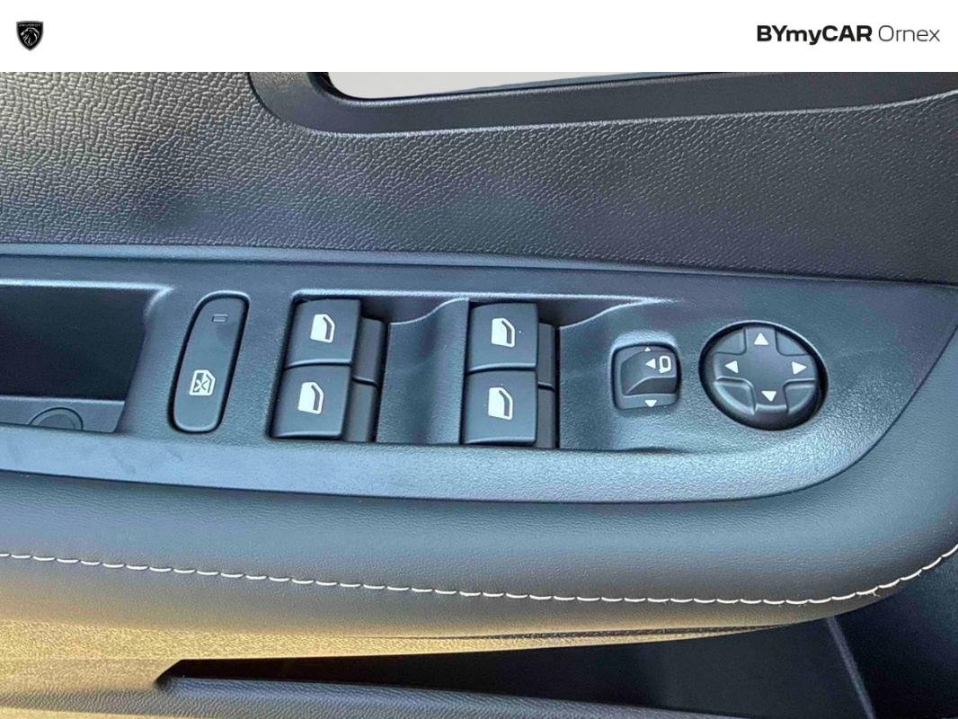 Peugeot 208 - Photo 21