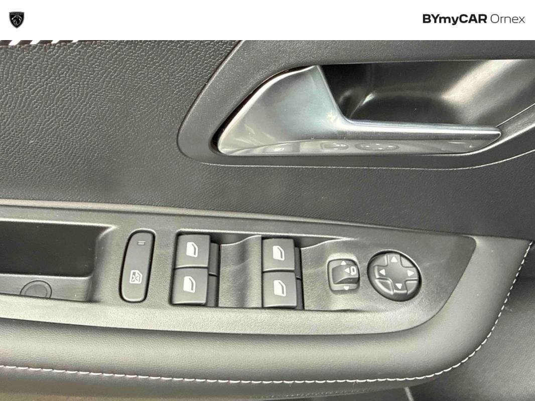 Peugeot 208 - Photo 22