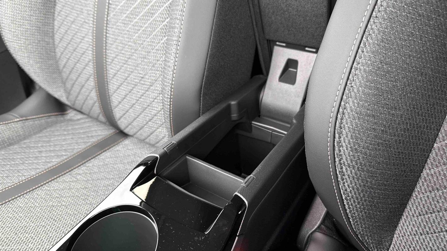 Peugeot 208 - Photo 32