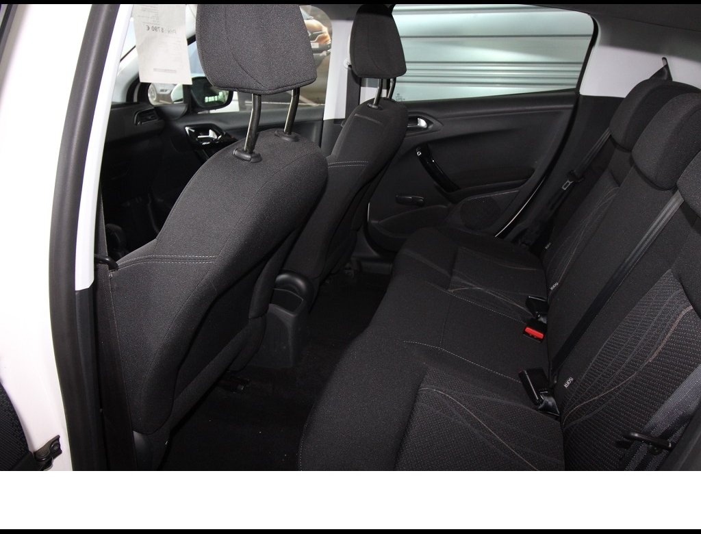 Peugeot 208 - Photo 4