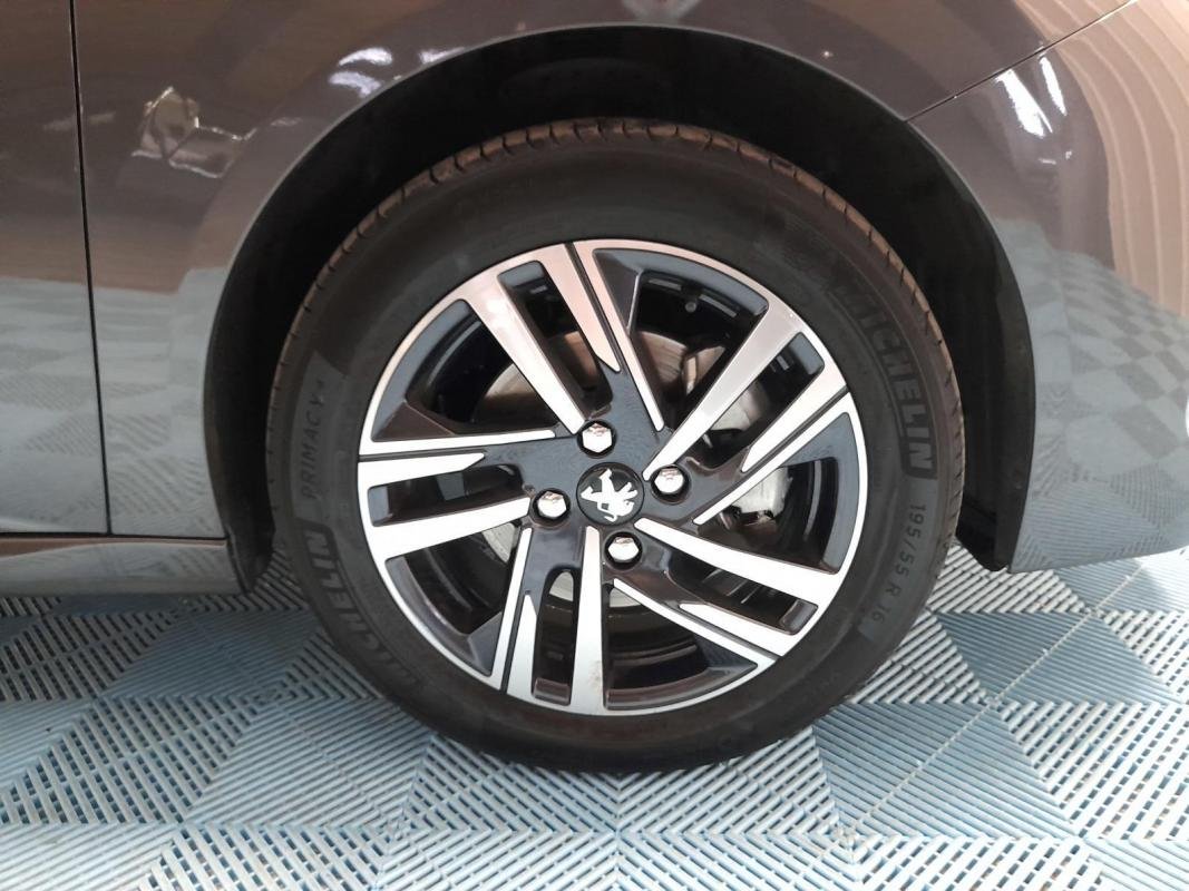 Peugeot 208 - Photo 6