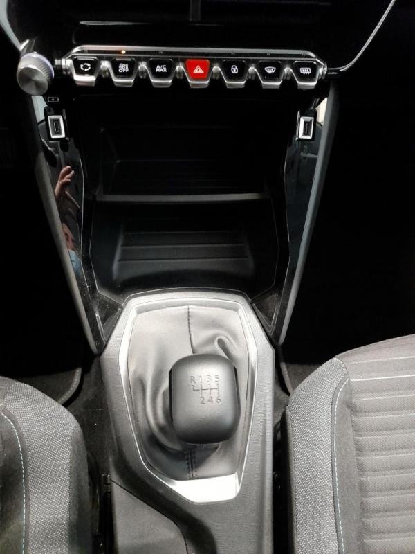 Peugeot 208 - Photo 17