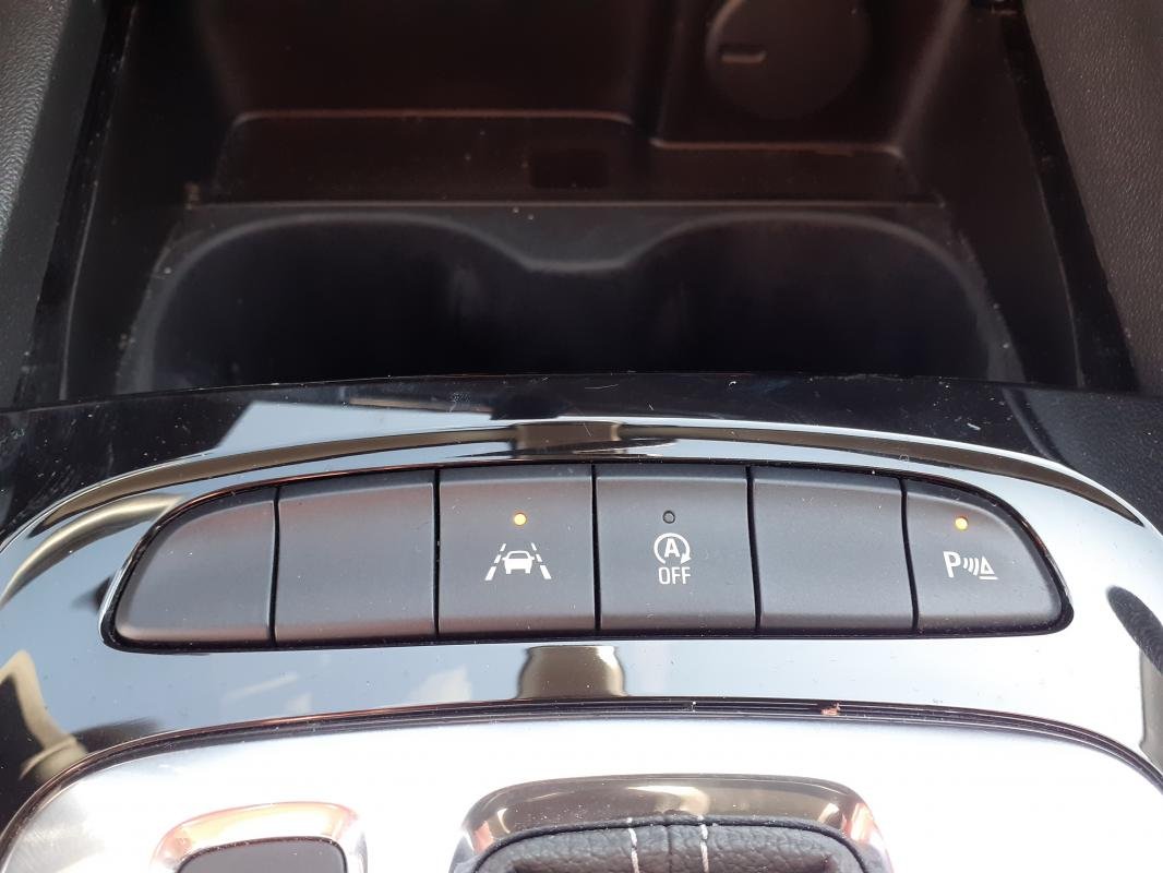 Opel Insignia - Photo 11