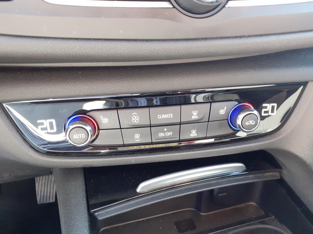 Opel Insignia - Photo 12
