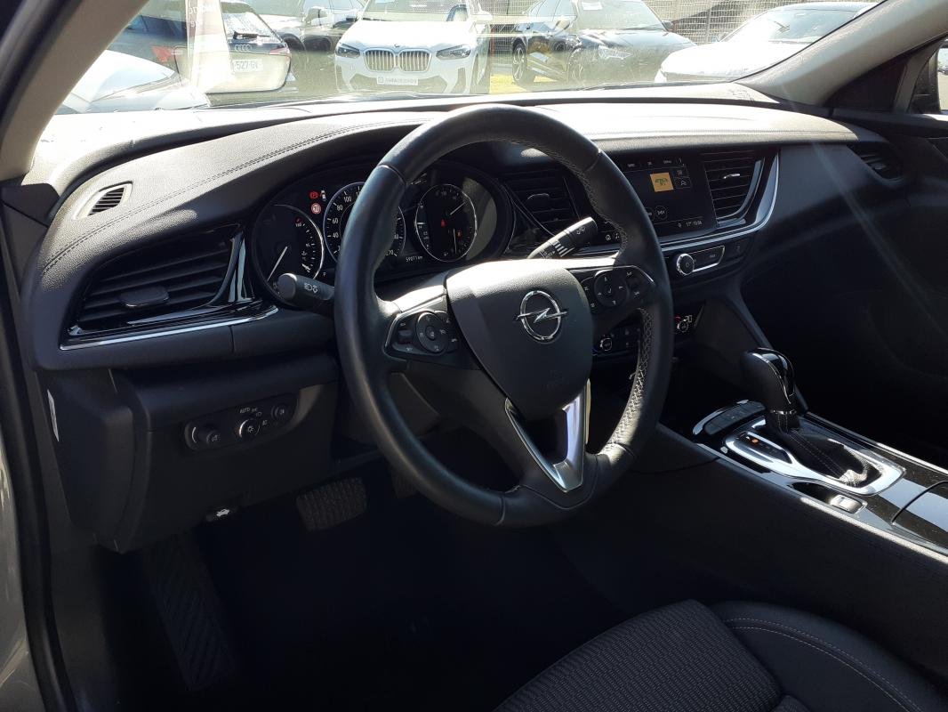 Opel Insignia - Photo 16