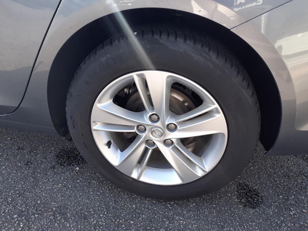 Opel Insignia - Photo 24