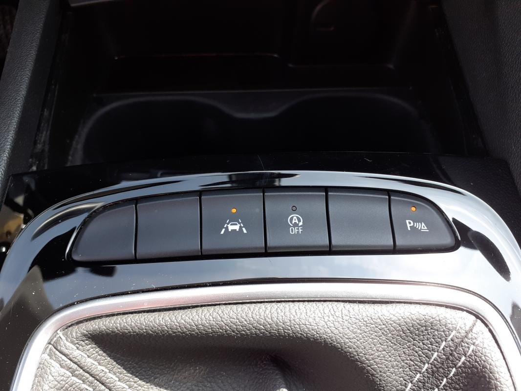 Opel Insignia - Photo 12