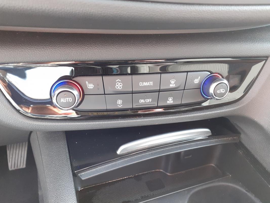 Opel Insignia - Photo 13