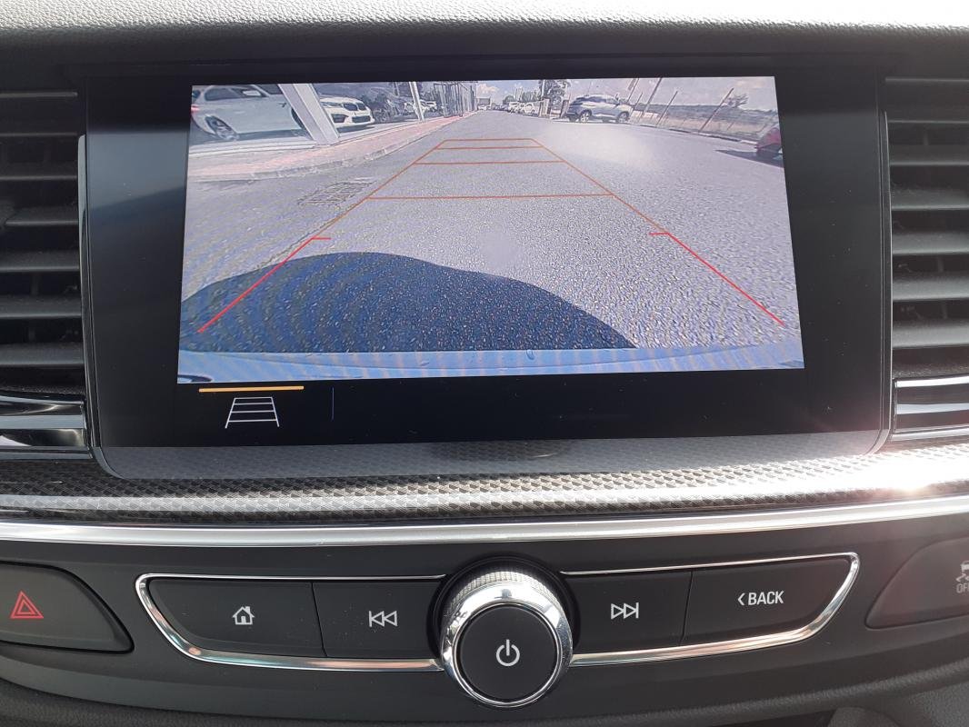Opel Insignia - Photo 16