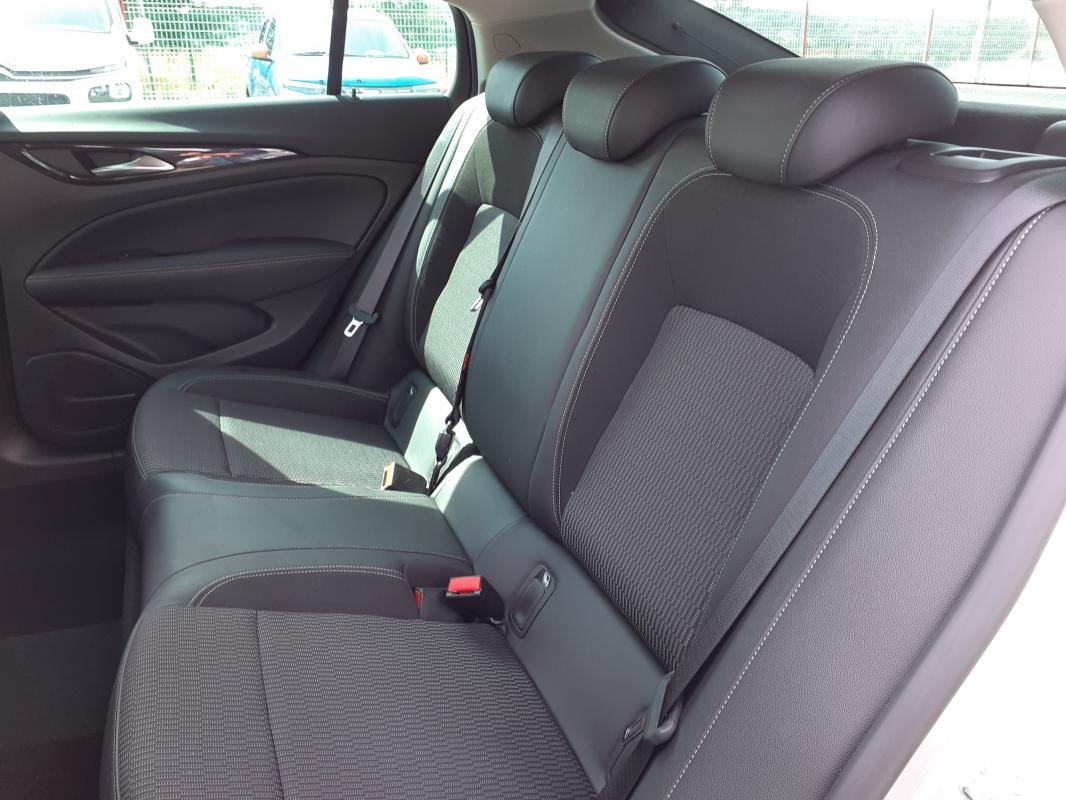 Opel Insignia - Photo 30