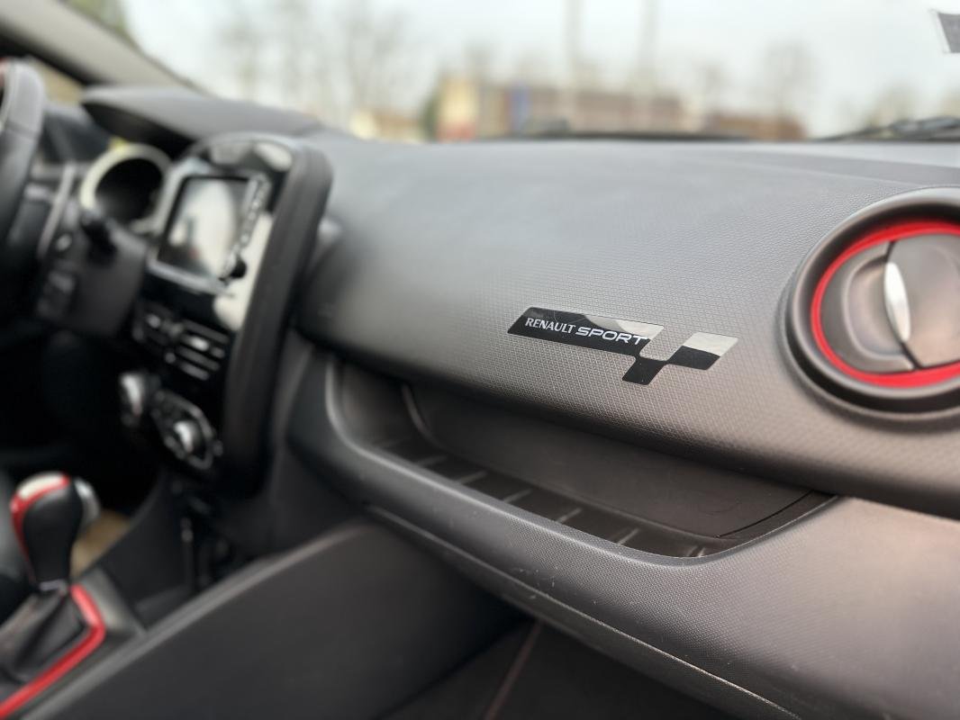 Renault Clio - Photo 17