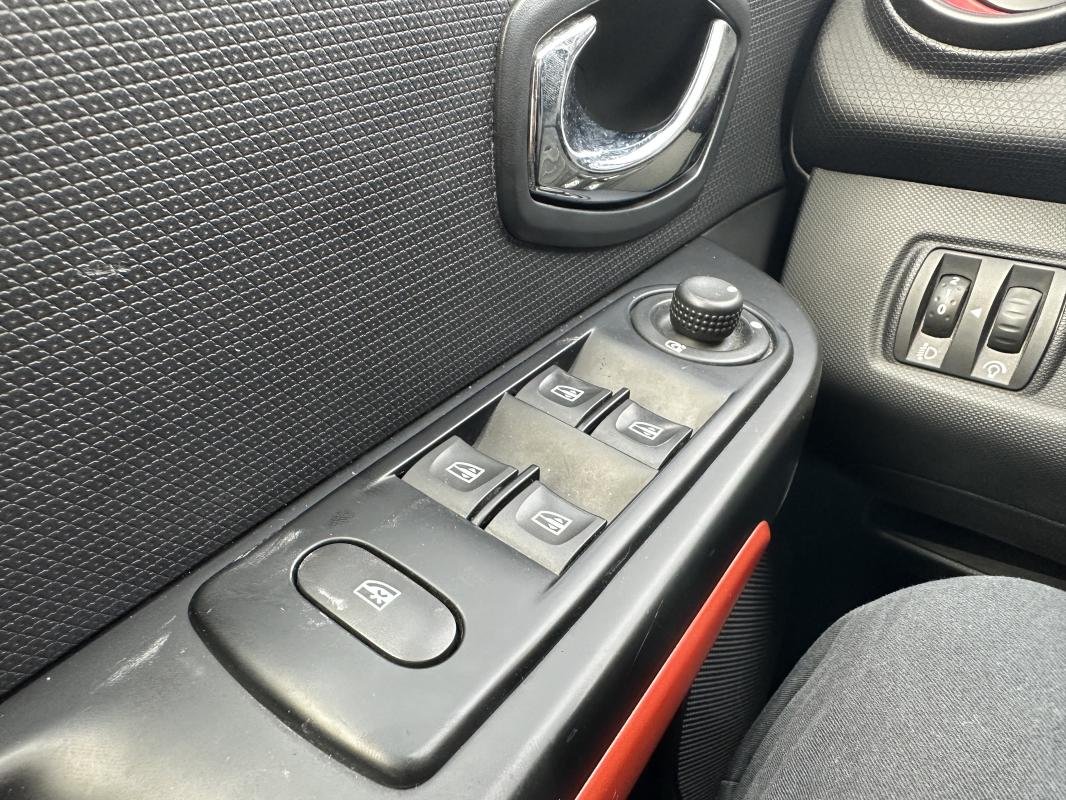 Renault Clio - Photo 24