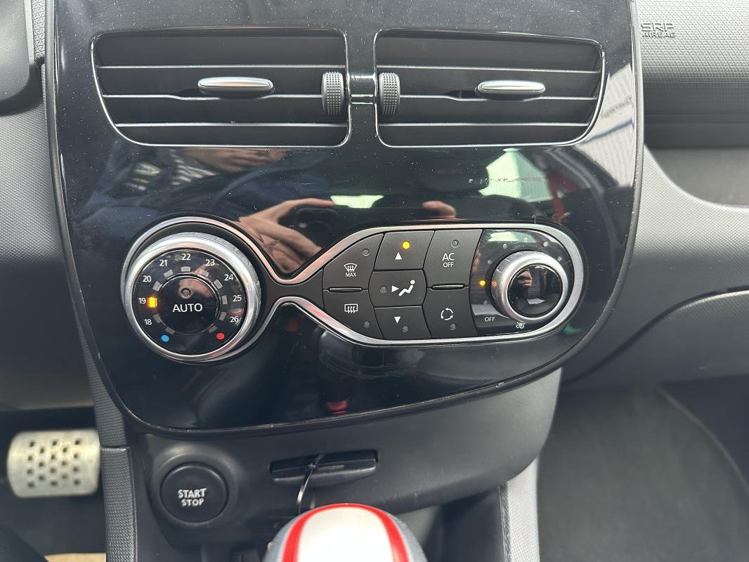 Renault Clio - Photo 25