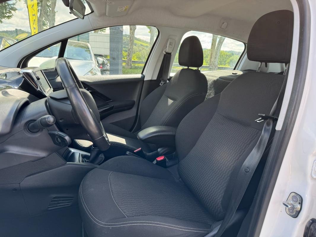 Peugeot 208 - Photo 3