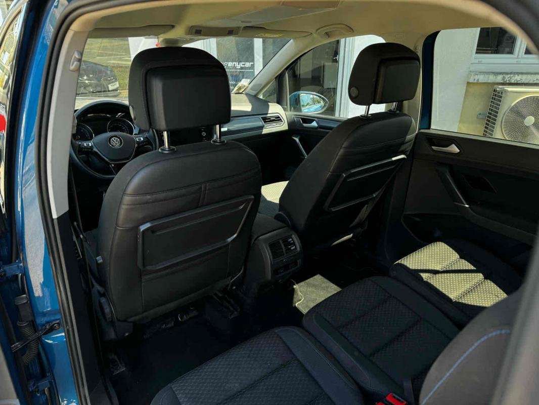 Volkswagen Touran - Photo 14