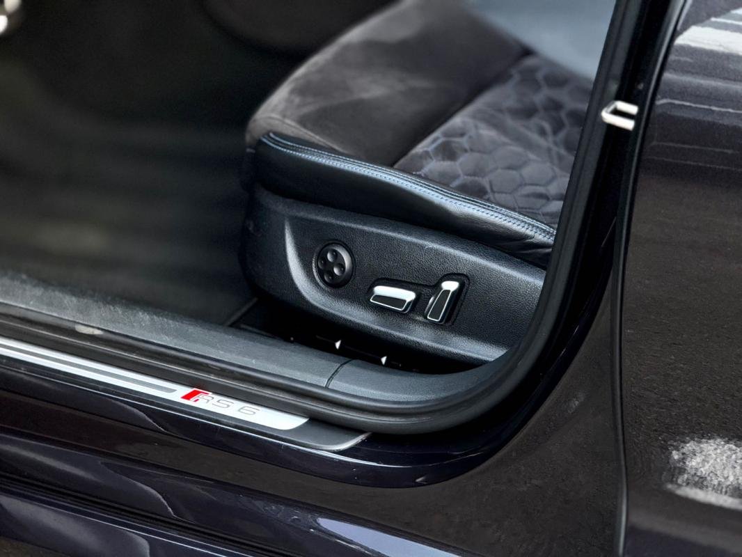 Audi RS6 - Photo 13