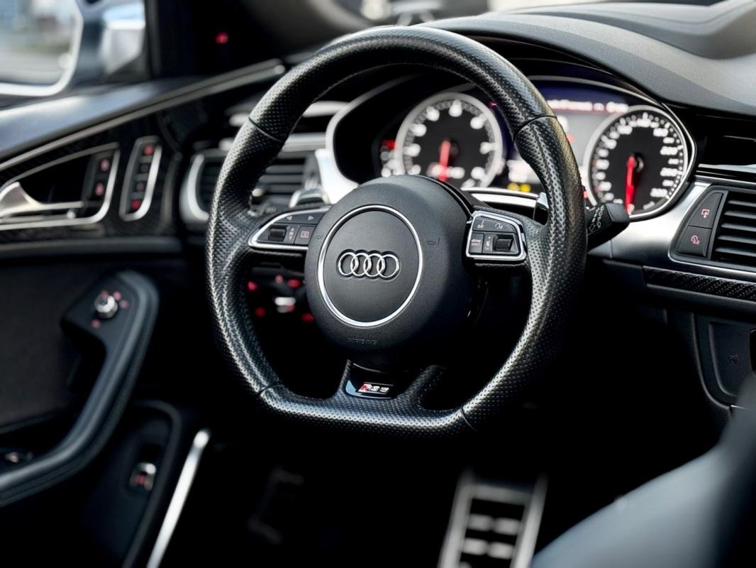 Audi RS6 - Photo 15