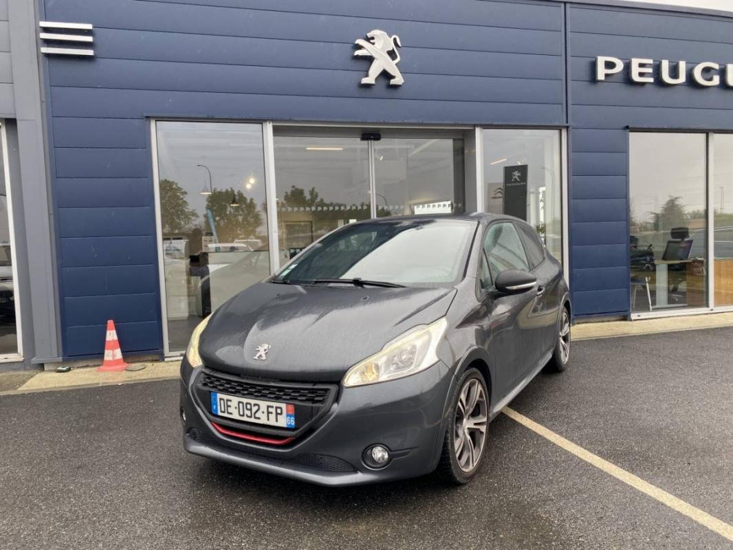 Peugeot 208 - Photo 1