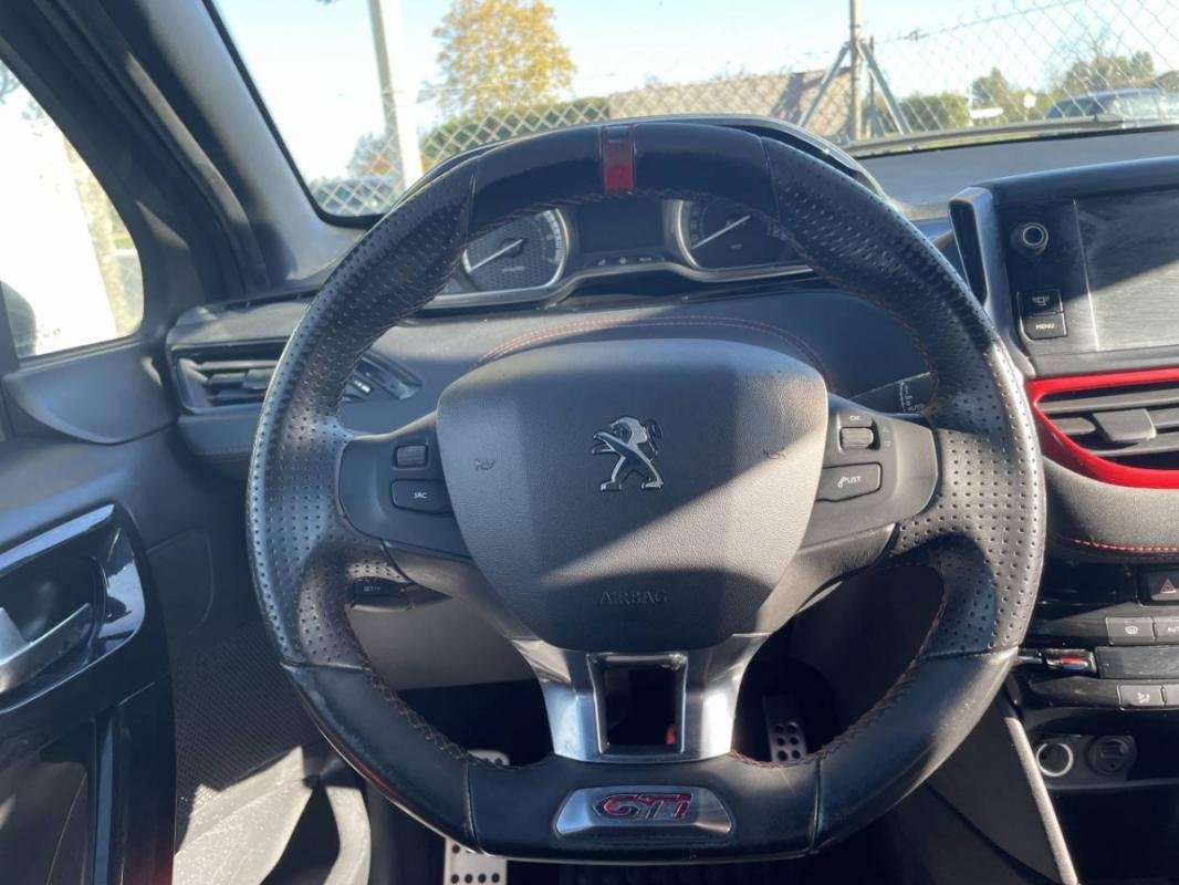 Peugeot 208 - Photo 15