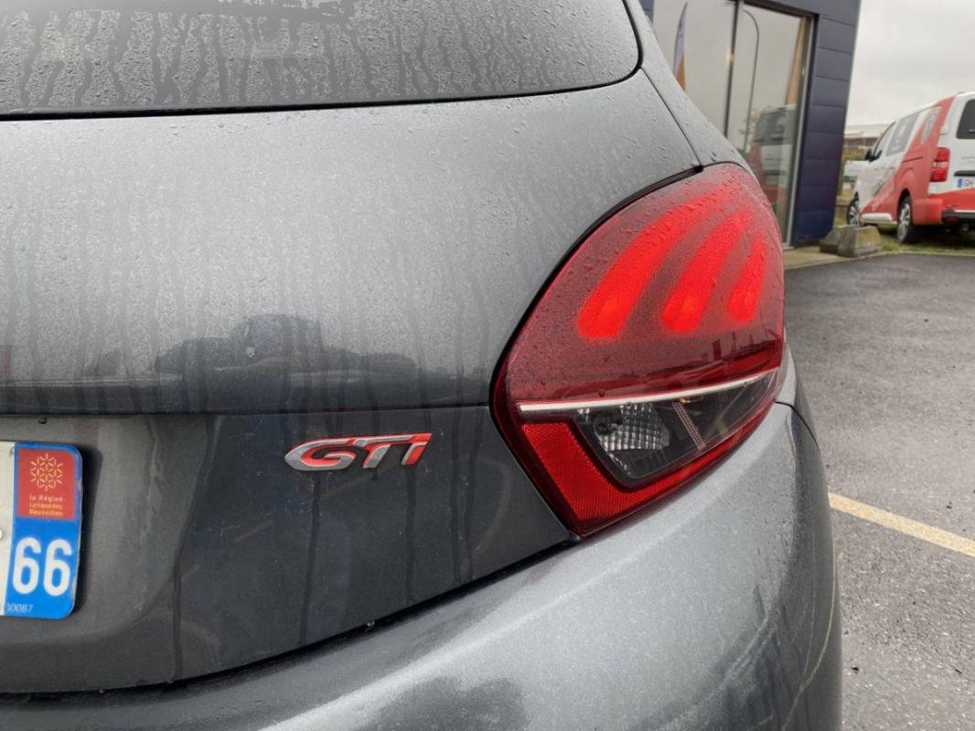 Peugeot 208 - Photo 9