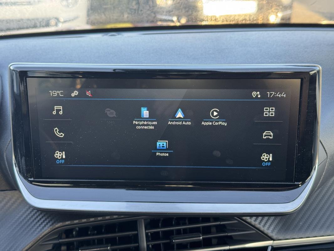 Peugeot 208 - Photo 14