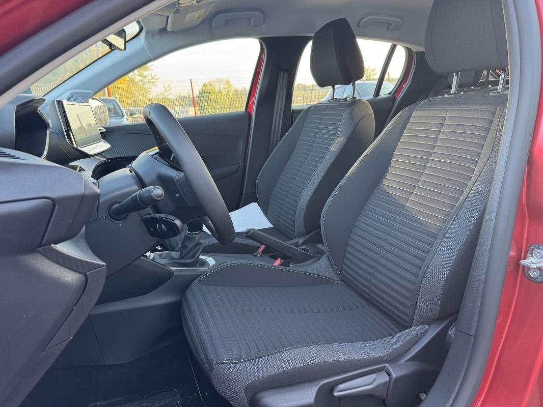 Peugeot 208 - Photo 17