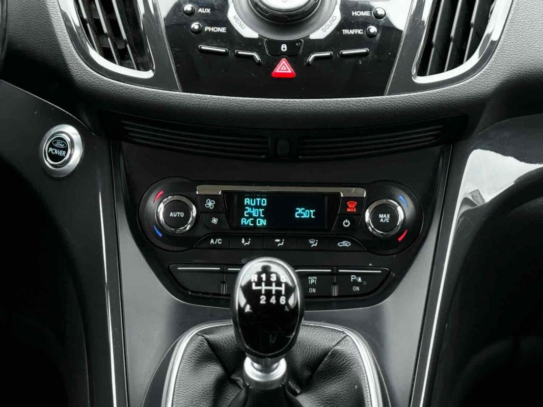 Ford Kuga - Photo 12