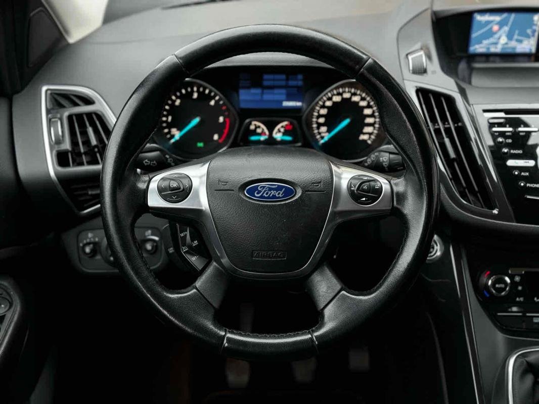 Ford Kuga - Photo 15