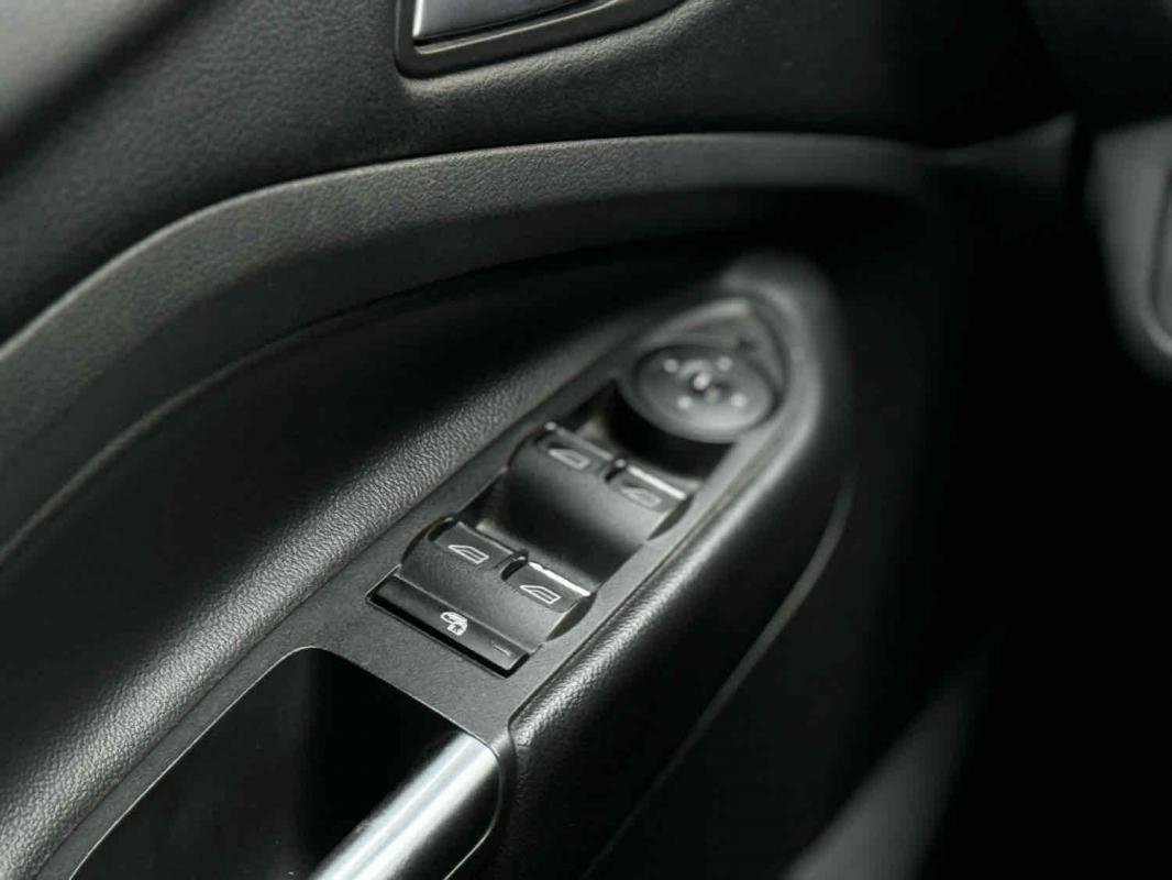Ford Kuga - Photo 17