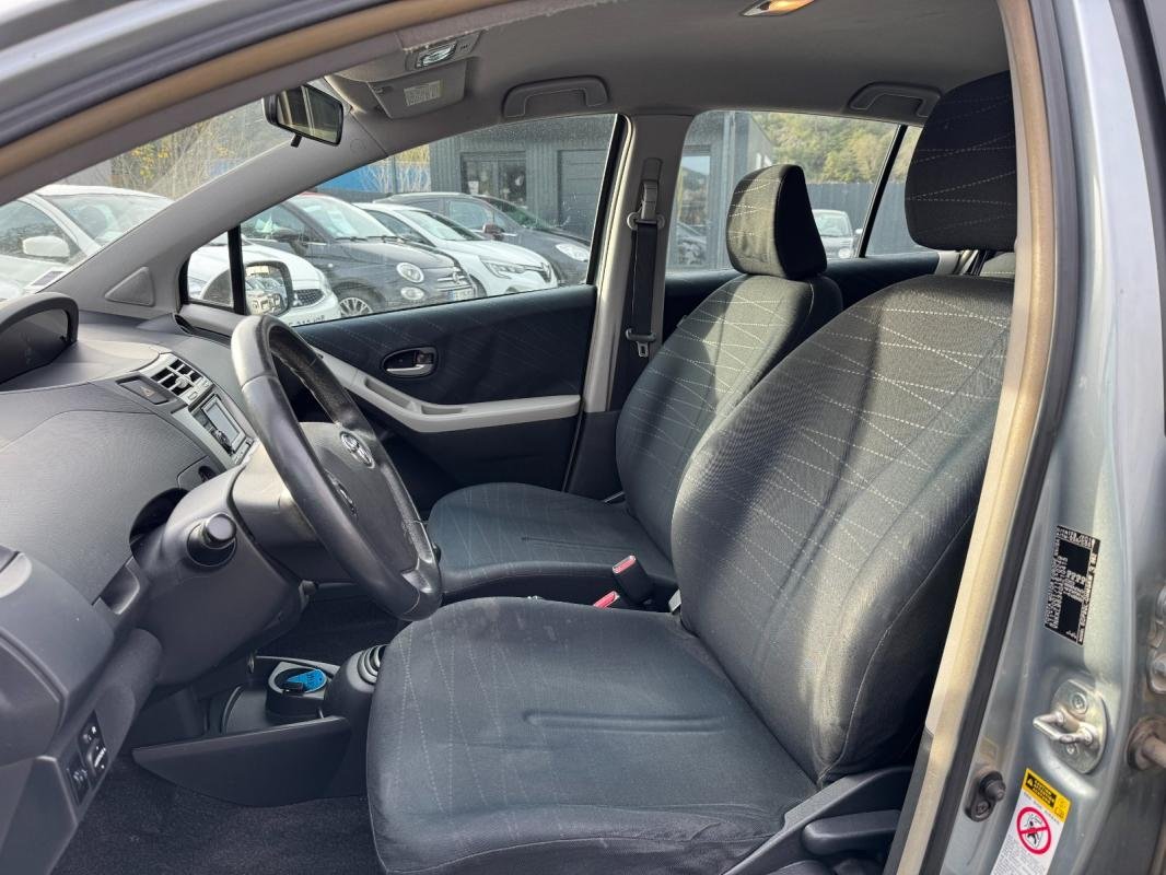 Toyota Yaris - Photo 3
