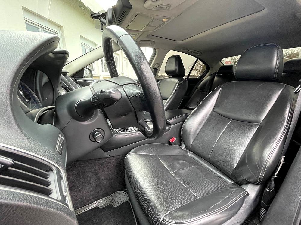 Infiniti Q50 - Photo 11
