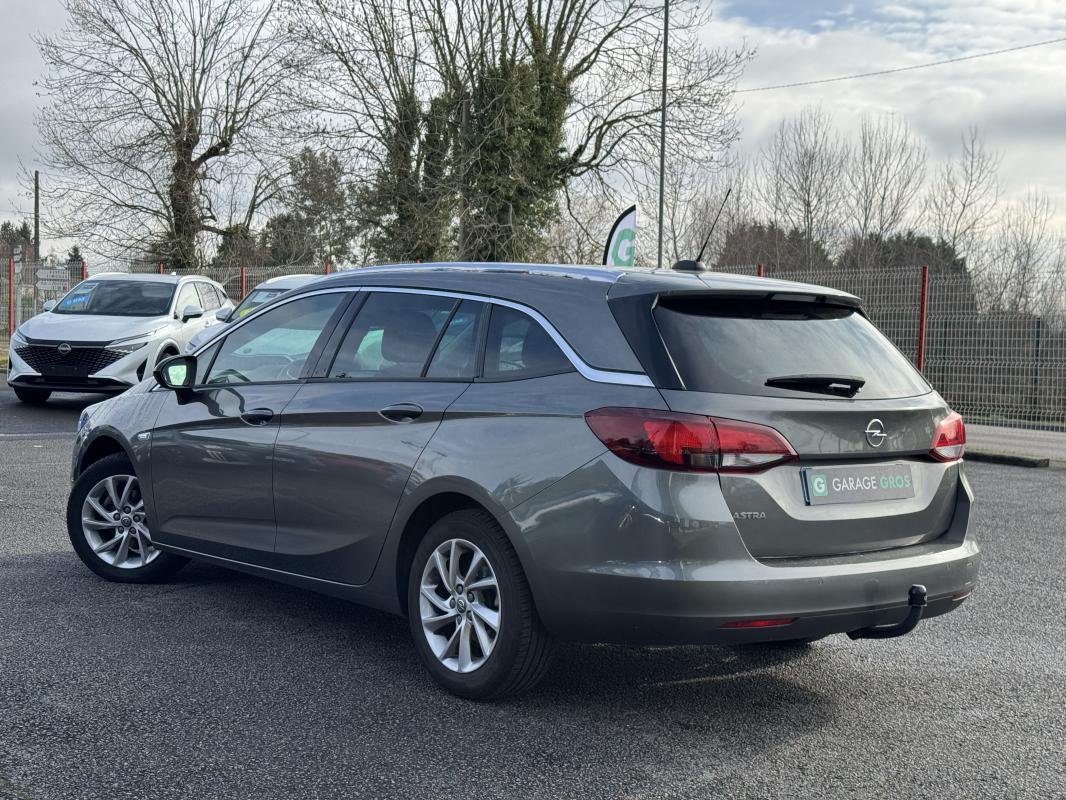 Opel Astra Sports Tourer - Photo 2
