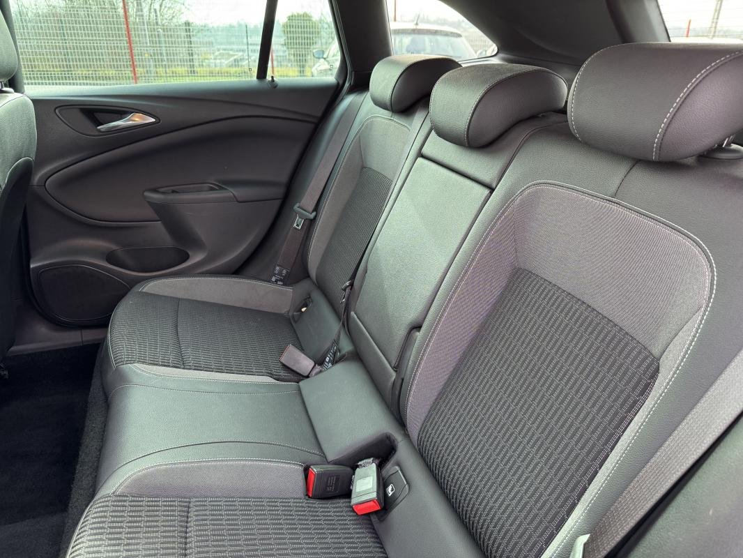 Opel Astra Sports Tourer - Photo 21