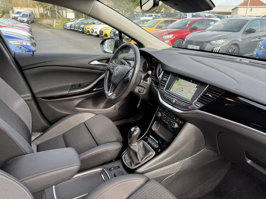 Opel Astra Sports Tourer - Photo 25