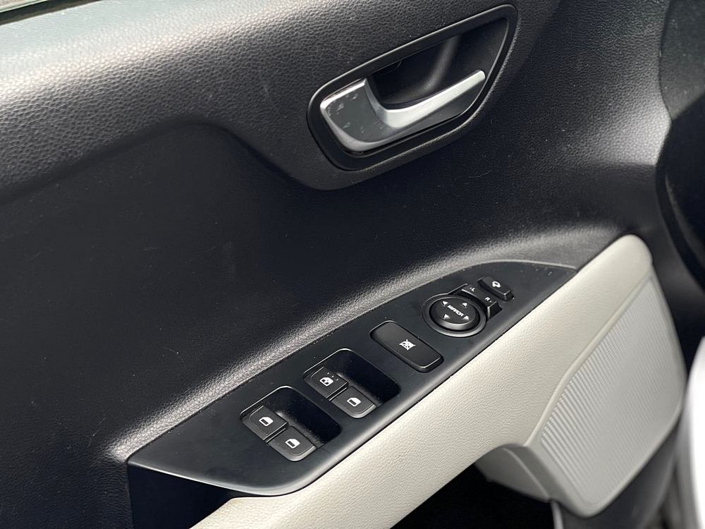 Kia Stonic - Photo 17